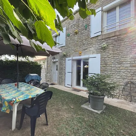 Maison Authentique Avec Cour Privee, Wifi Et Proximite Activites - Thire, Vendee Thiré