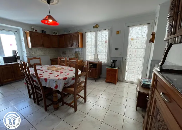 Thiré, 4 Pièces, 5 Personnes - Fr-1-426-396 * Thiré