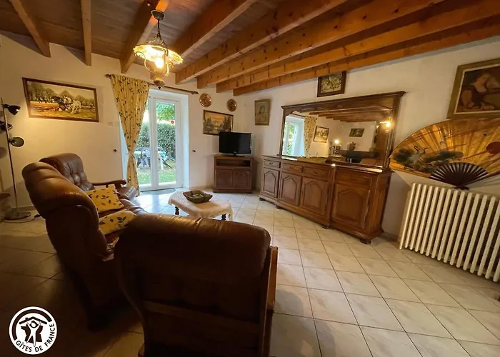 Thiré, 4 Pièces, 5 Personnes - Fr-1-426-396 Hébergement de vacances *